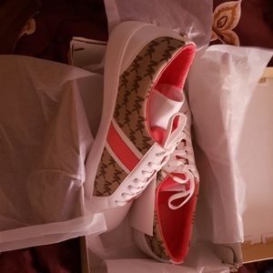 Micheal Kors Sneakers